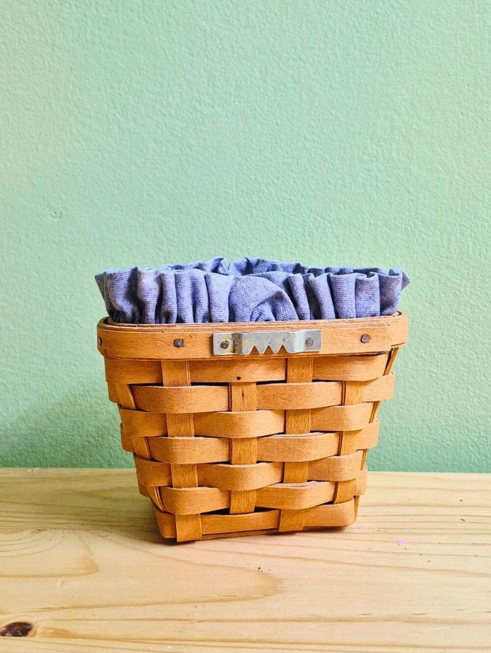 Vintage 2000 Longaberger Oregano Booking Basket with Blue Ruffled Fabric Liner
